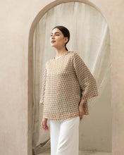 Load image into Gallery viewer, Helen Blouse Geometric Prints
