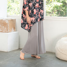 Load image into Gallery viewer, Lulu Long Kulot - Abu Muda