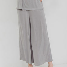 Load image into Gallery viewer, Lulu Long Kulot - Abu Muda