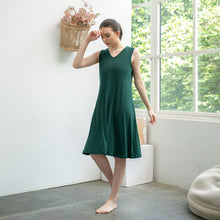 Load image into Gallery viewer, Illy Dress - V neck Dress - Dark Green