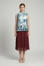 Load image into Gallery viewer, Ying Blouse - Blue Flower
