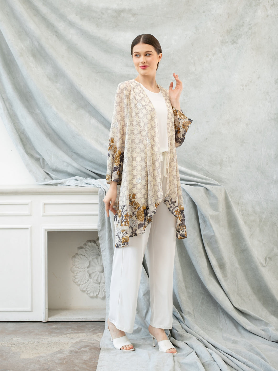 Sasha Cardigan Batik - White