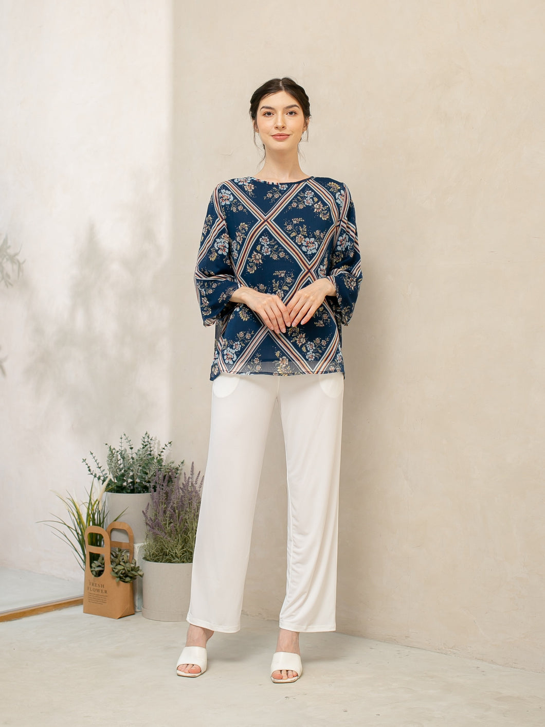 Helen Blouse Blue Diamond