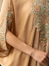 Load image into Gallery viewer, Kaera Kaftan
