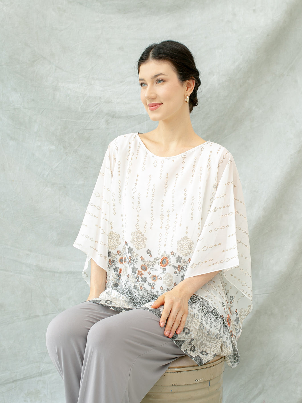 Diva Blouse - Batik White