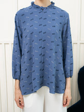 Load image into Gallery viewer, Filna Blouse - Plumeti Blue
