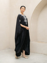 Load image into Gallery viewer, Kaera Kaftan
