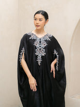 Load image into Gallery viewer, Kaera Kaftan

