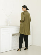 Load image into Gallery viewer, Soera Satin Crinkle
