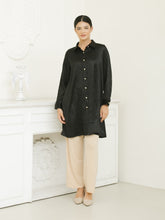 Load image into Gallery viewer, Soera Satin Crinkle
