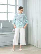 Load image into Gallery viewer, Helen Blouse Baby Blue
