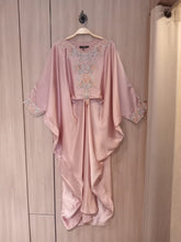 Load image into Gallery viewer, Kaftan Lebaran - Pink
