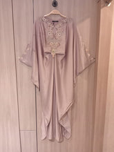 Load image into Gallery viewer, Kaftan Lebaran - Soft Purple
