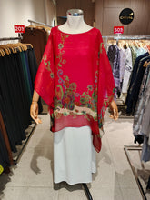 Load image into Gallery viewer, Diva Blouse - Batik Flower

