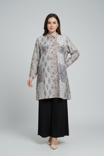 Load image into Gallery viewer, Soera Tunic
