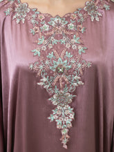 Load image into Gallery viewer, Kimi Kaftan Lebaran - Purple
