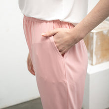 Load image into Gallery viewer, Perry 3/4 Pants - Baby Pink
