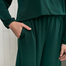 Load image into Gallery viewer, Lola Midi Kulot - Dark Green
