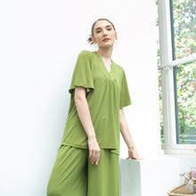 Load image into Gallery viewer, Vivian Top - Olive
