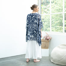 Load image into Gallery viewer, Diva Blouse - Navy
