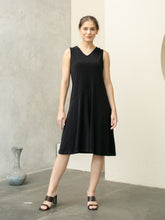 Load image into Gallery viewer, Illy Dress - V neck Dress - Black
