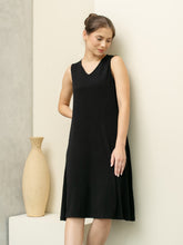 Load image into Gallery viewer, Illy Dress - V neck Dress - Black
