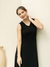 Load image into Gallery viewer, Illy Dress - V neck Dress - Black
