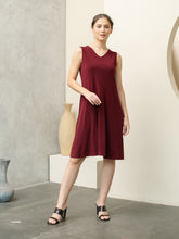 Load image into Gallery viewer, Illy Dress - V neck Dress - Maroon
