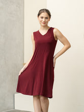 Load image into Gallery viewer, Illy Dress - V neck Dress - Maroon
