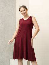 Load image into Gallery viewer, Illy Dress - V neck Dress - Maroon
