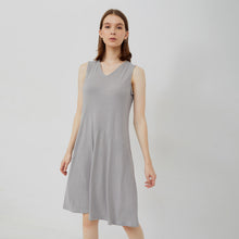 Load image into Gallery viewer, Illy Dress - V neck Dress - Abu Muda
