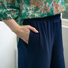 Load image into Gallery viewer, Lola Midi Kulot - Navy
